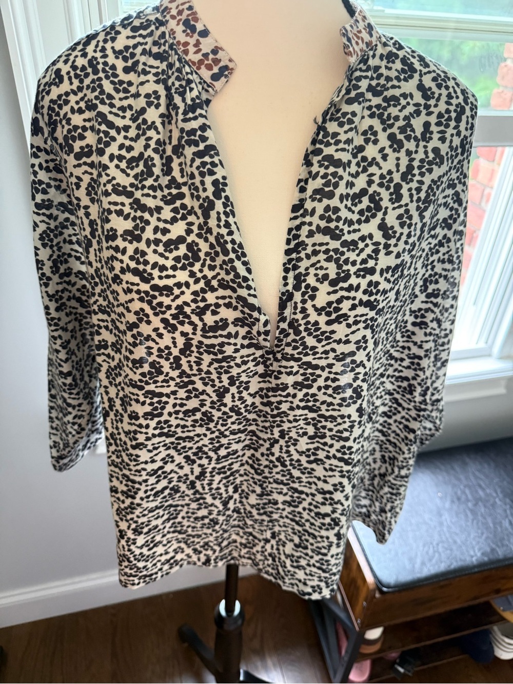 Apiece Apart Black & White Silk and Cotton Printed V-Neck Blouse Size 4